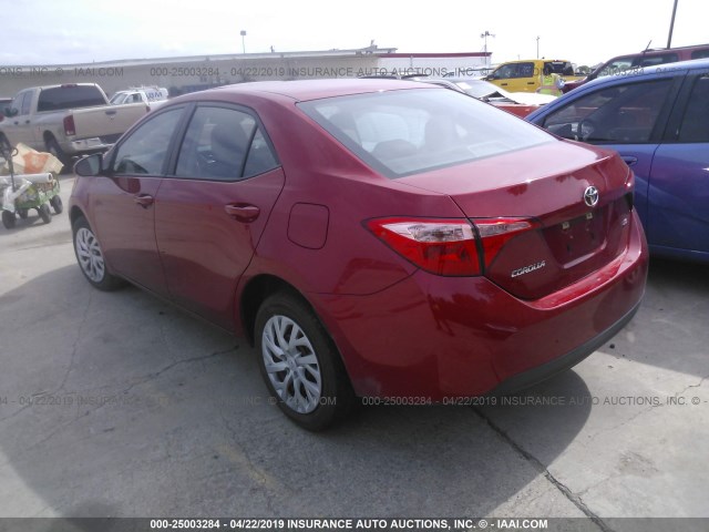 5YFBURHE8JP781200 - 2018 TOYOTA COROLLA L/LE/XLE/SE/XSE RED photo 3