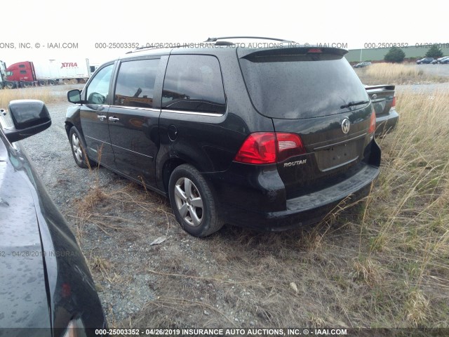 2V4RW6DX1AR316598 - 2010 VOLKSWAGEN ROUTAN BLACK photo 3