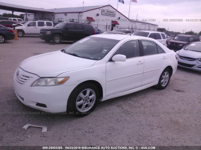 4T4BE46K48R015617 - 2008 TOYOTA CAMRY CE/LE/XLE/SE WHITE photo 2