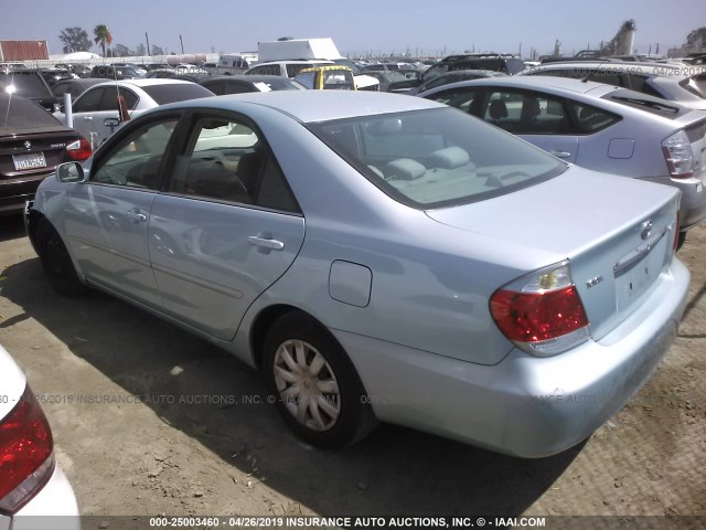 4T1BE30K75U523136 - 2005 TOYOTA CAMRY LE/XLE/SE Light Blue photo 3