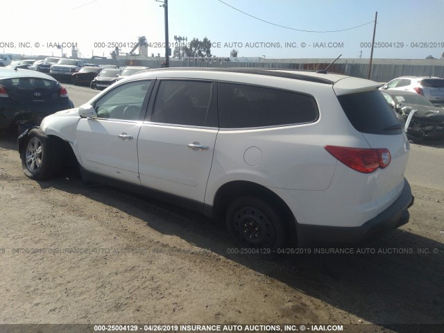 1GNKRGED2CJ332238 - 2012 CHEVROLET TRAVERSE LT WHITE photo 3