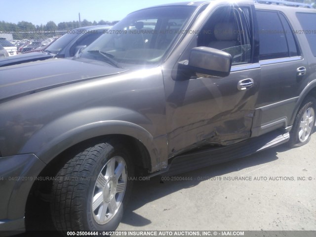 5LMFU27R93LJ26528 - 2003 LINCOLN NAVIGATOR 灰色 照片 6