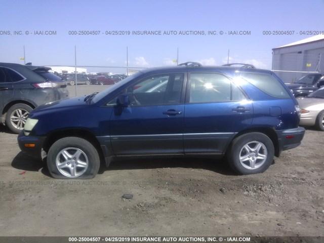 JTJHF10U720250555 - 2002 LEXUS RX 300 BLUE photo 6