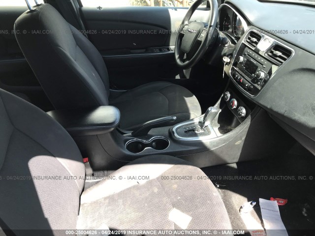 1C3CCBAG7DN627352 - 2013 CHRYSLER 200 LX WHITE photo 5