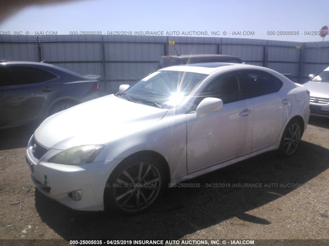 JTHBK262885063819 - 2008 LEXUS IS 250 WHITE photo 2