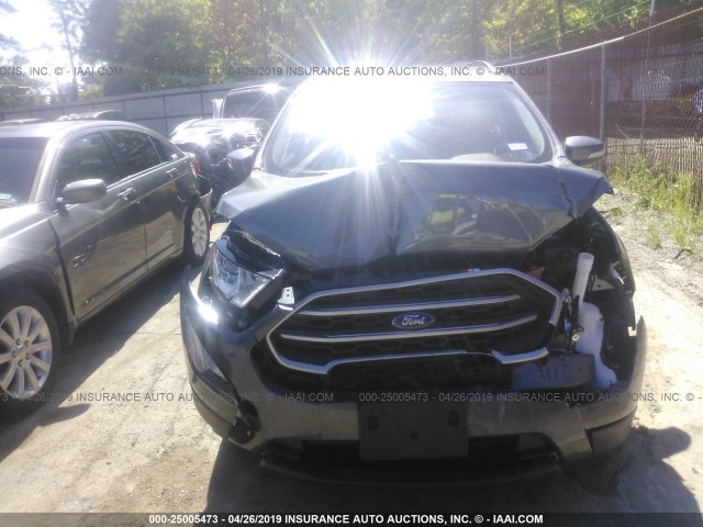 MAJ3P1TE6JC175607 - 2018 FORD ECOSPORT SE GRAY photo 6