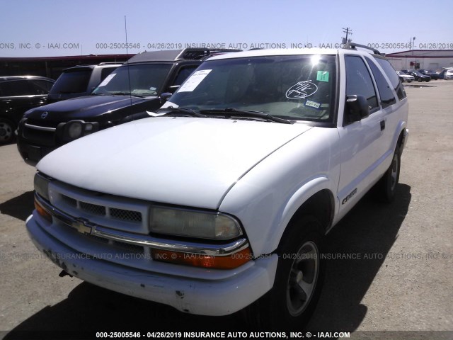 1GNCS18X13K164212 - 2003 CHEVROLET BLAZER WHITE photo 2