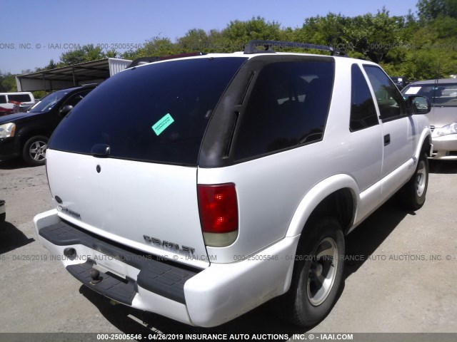 1GNCS18X13K164212 - 2003 CHEVROLET BLAZER WHITE photo 4