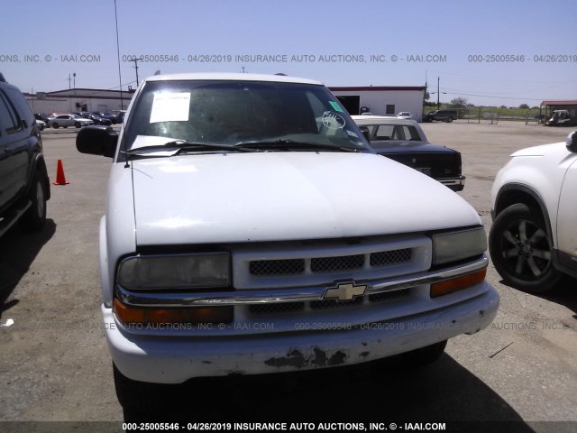 1GNCS18X13K164212 - 2003 CHEVROLET BLAZER WHITE photo 6