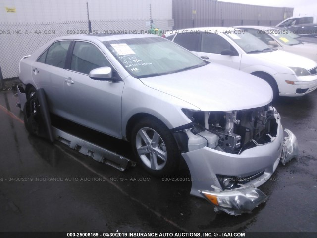 4T1BF1FK9DU243323 - 2013 TOYOTA CAMRY L/SE/LE/XLE 银色 照片 1