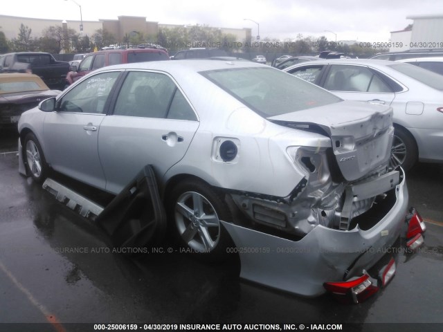 4T1BF1FK9DU243323 - 2013 TOYOTA CAMRY L/SE/LE/XLE 银色 照片 3