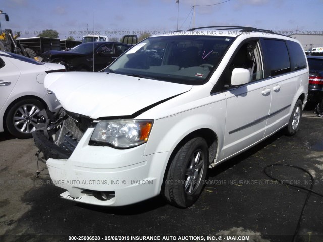2A4RR5D10AR432084 - 2010 CHRYSLER TOWN & COUNTRY TOURING WHITE photo 2