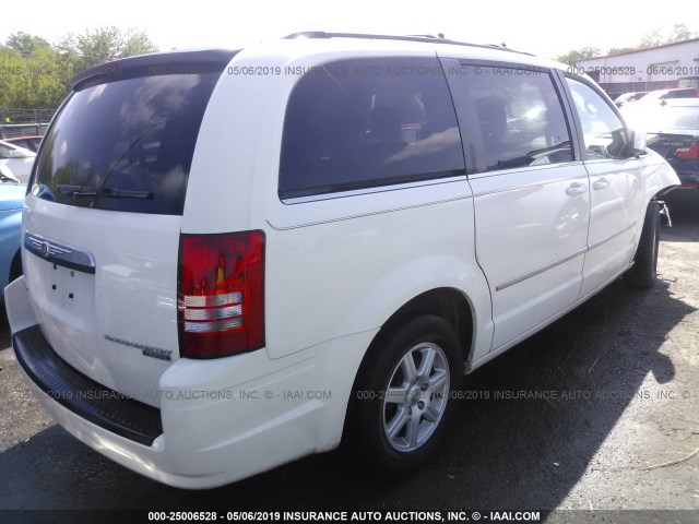 2A4RR5D10AR432084 - 2010 CHRYSLER TOWN & COUNTRY TOURING WHITE photo 4