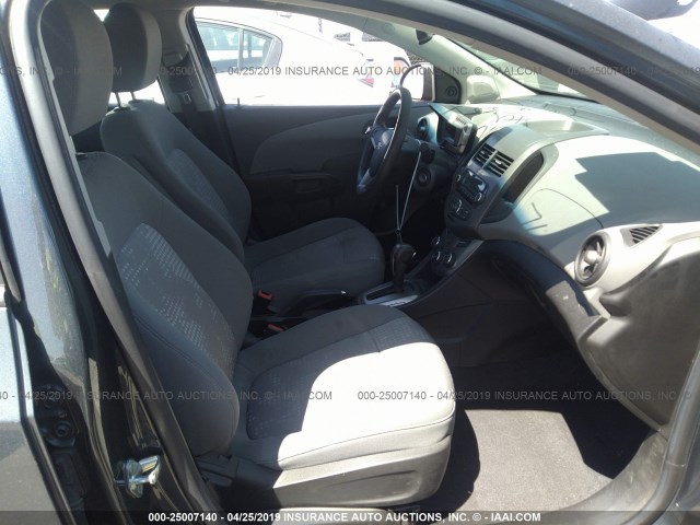 1G1JA5SHXC4178523 - 2012 CHEVROLET SONIC LS GRAY photo 5