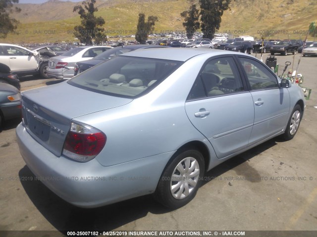 4T1BE32K25U615722 - 2005 TOYOTA CAMRY LE/XLE/SE BLUE photo 4