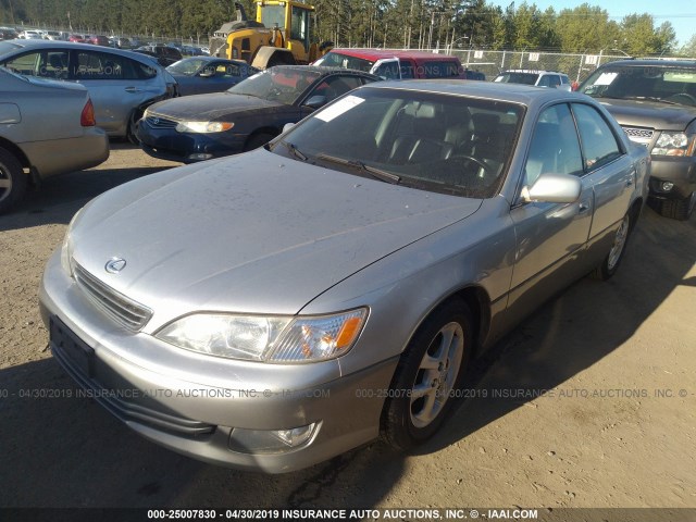 JT8BF28GXY5083793 - 2000 LEXUS ES 300 SILVER photo 2