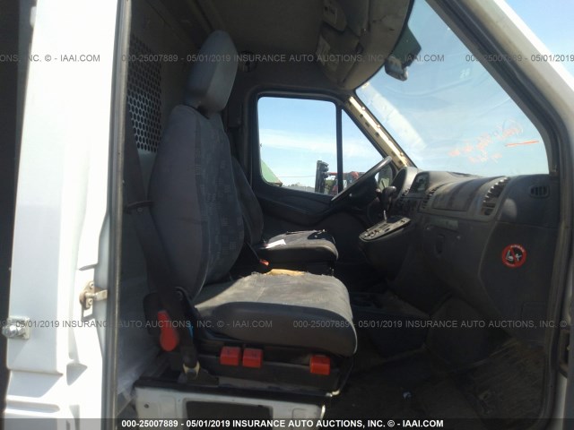 WDYPD644765889088 - 2006 FREIGHTLINER Sprinter 2500 WHITE photo 5