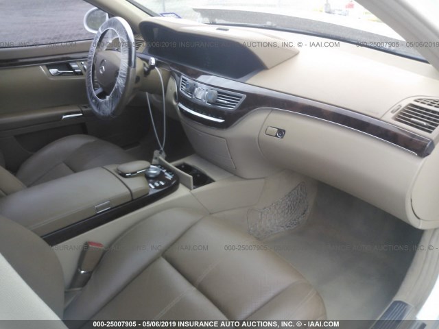 WDDNG71X37A055140 - 2007 MERCEDES-BENZ S 550 WHITE photo 5