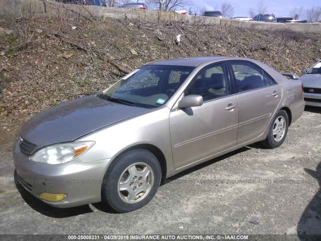 4T1BF32K42U010819 - 2002 TOYOTA CAMRY LE/XLE/SE GOLD photo 2