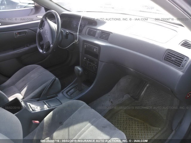 JT2BG22KXV0029357 - 1997 TOYOTA CAMRY LE/XLE BLACK photo 5