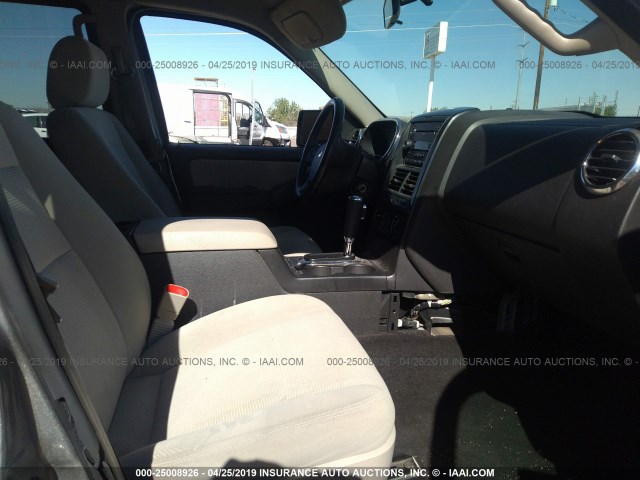 1FMEU63E18UA80932 - 2008 FORD EXPLORER XLT GRAY photo 5