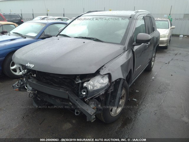 1C4NJCEA1GD620008 - 2016 JEEP COMPASS LATITUDE GRAY photo 2