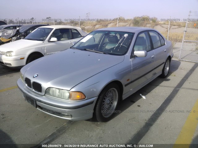 WBADM6340YGU28268 - 2000 BMW 528 I AUTOMATIC SILVER photo 2