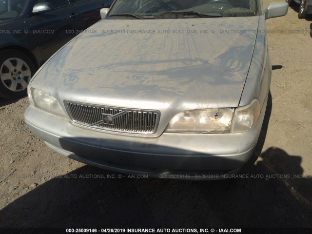 YV1LS5576W1545773 - 1998 VOLVO S70 SILVER photo 6