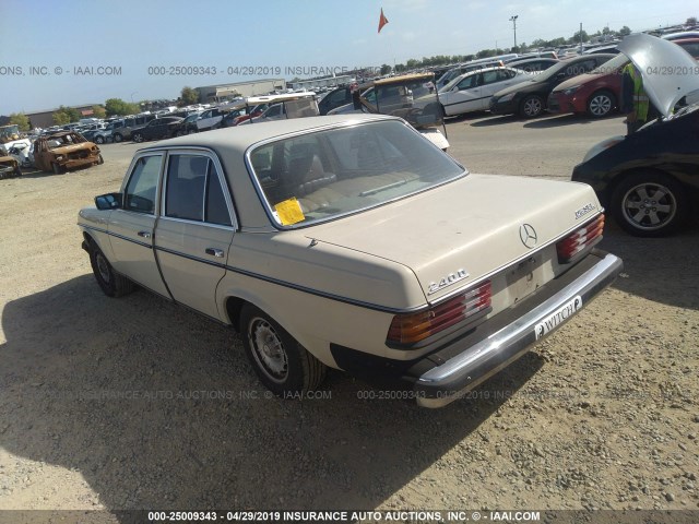 WDBAB23A0CB317248 - 1982 MERCEDES-BENZ 240 D SILVER photo 3