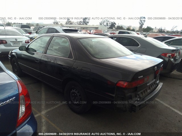 JT2BG22KXX0299448 - 1999 TOYOTA CAMRY LE/XLE Schwarz Foto 3