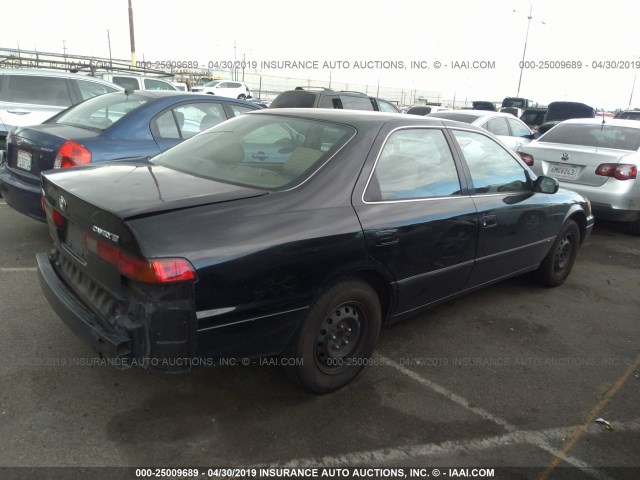JT2BG22KXX0299448 - 1999 TOYOTA CAMRY LE/XLE Schwarz Foto 4