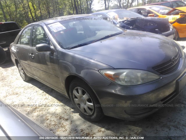 4T1BE32K12U590663 - 2002 TOYOTA CAMRY LE/XLE/SE GRAY photo 1