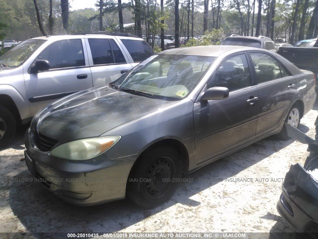 4T1BE32K12U590663 - 2002 TOYOTA CAMRY LE/XLE/SE GRAY photo 2