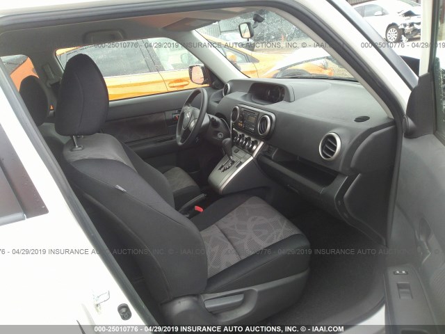 JTLZE4FE0DJ034950 - 2013 TOYOTA SCION XB 白色 照片 5