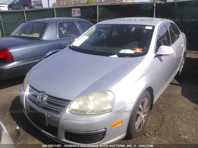 3VWRG71K56M718528 - 2006 VOLKSWAGEN JETTA 2.5 SILVER photo 2