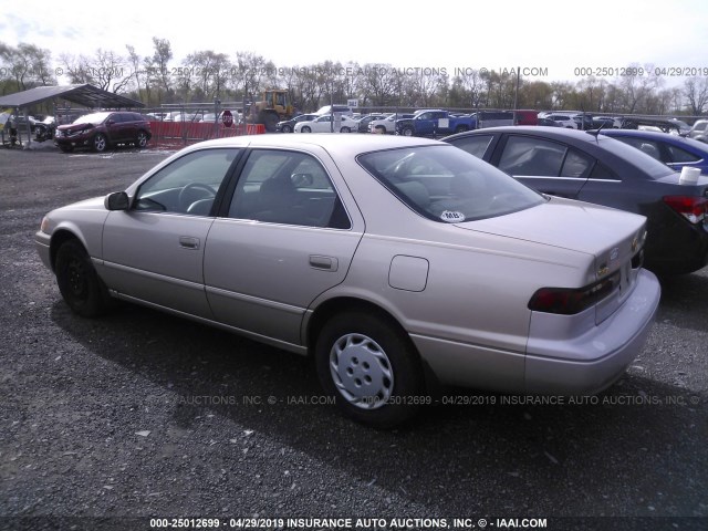 4T1BG22K7WU856763 - 1998 TOYOTA CAMRY CE/LE/XLE 金色 照片 3