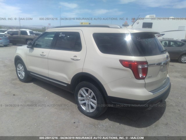 1FM5K8D85JGB94575 - 2018 FORD EXPLORER XLT CREAM photo 3