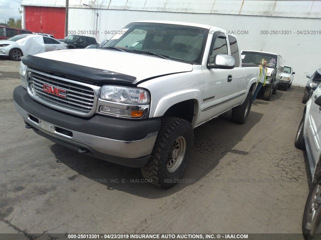 1GTHK29U42E191099 - 2002 GMC SIERRA WHITE photo 2