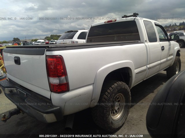 1GTHK29U42E191099 - 2002 GMC SIERRA WHITE photo 4