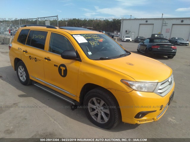 5TDBK3EH7CS132726 - 2012 TOYOTA HIGHLANDER SE YELLOW photo 1