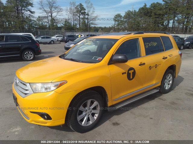 5TDBK3EH7CS132726 - 2012 TOYOTA HIGHLANDER SE YELLOW photo 2