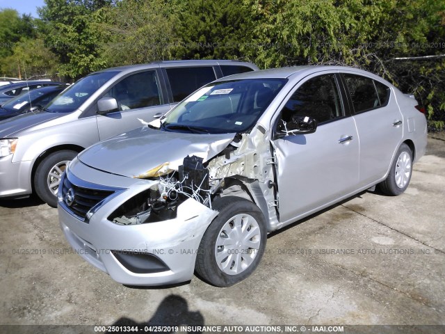 3N1CN7AP6KL812124 - 2019 NISSAN VERSA S/S PLUS/SV SILVER photo 2