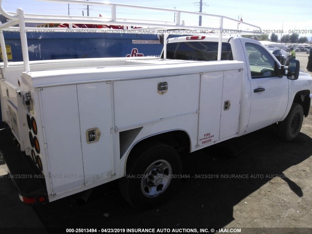 1GBHC24K38E147837 - 2008 CHEVROLET SILVERADO C2500 HEAVY DUTY WHITE photo 4