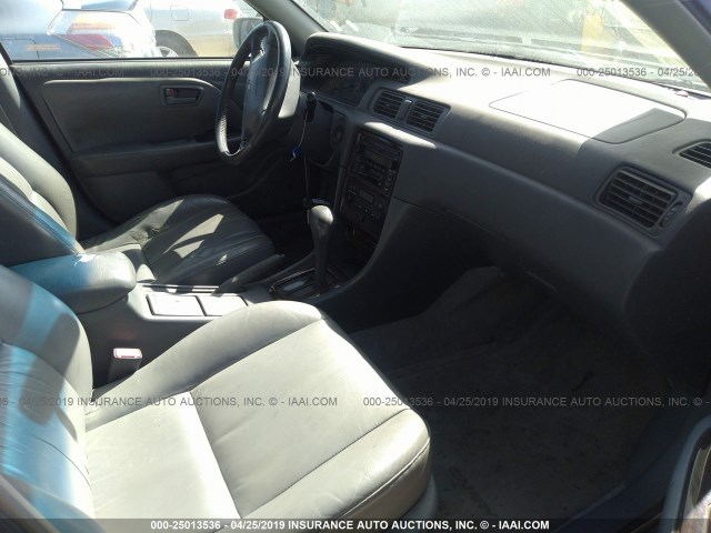 JT2BF28K8Y0254553 - 2000 TOYOTA CAMRY LE/XLE 银色 照片 5