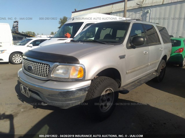 1FMPU16L9YLA09151 - 2000 FORD EXPEDITION XLT SILVER photo 2