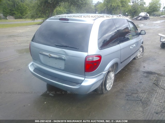 1C4GP45R45B439416 - 2005 CHRYSLER TOWN & COUNTRY  Light Blue photo 4