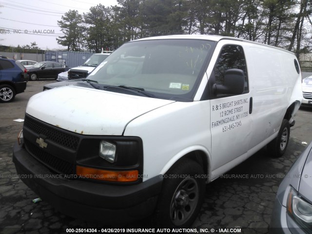 1GCFG15XX91106707 - 2009 CHEVROLET EXPRESS G1500  WHITE photo 2