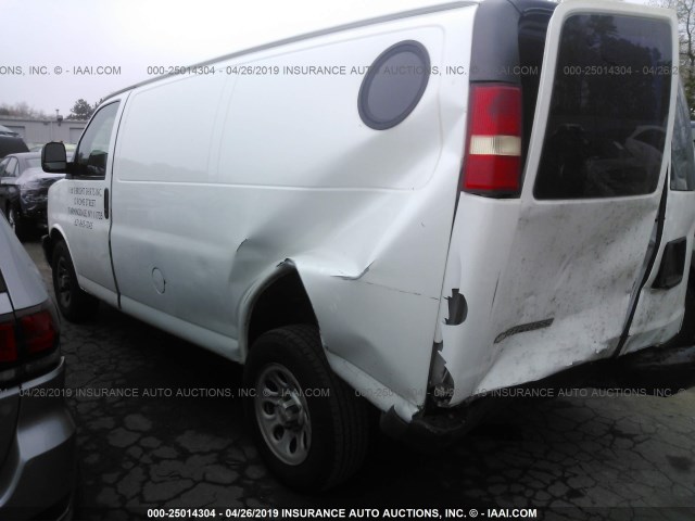 1GCFG15XX91106707 - 2009 CHEVROLET EXPRESS G1500  WHITE photo 3