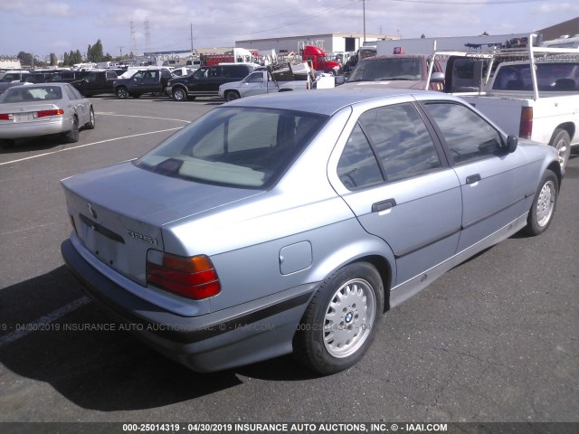 WBACB4314NFF85138 - 1992 BMW 325 I AUTOMATIC Light Blue photo 4