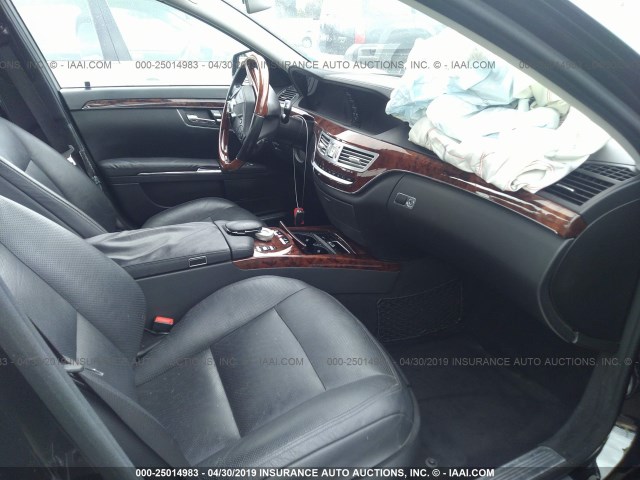 WDDNG7BB3AA334730 - 2010 MERCEDES-BENZ S 550 BLACK photo 5